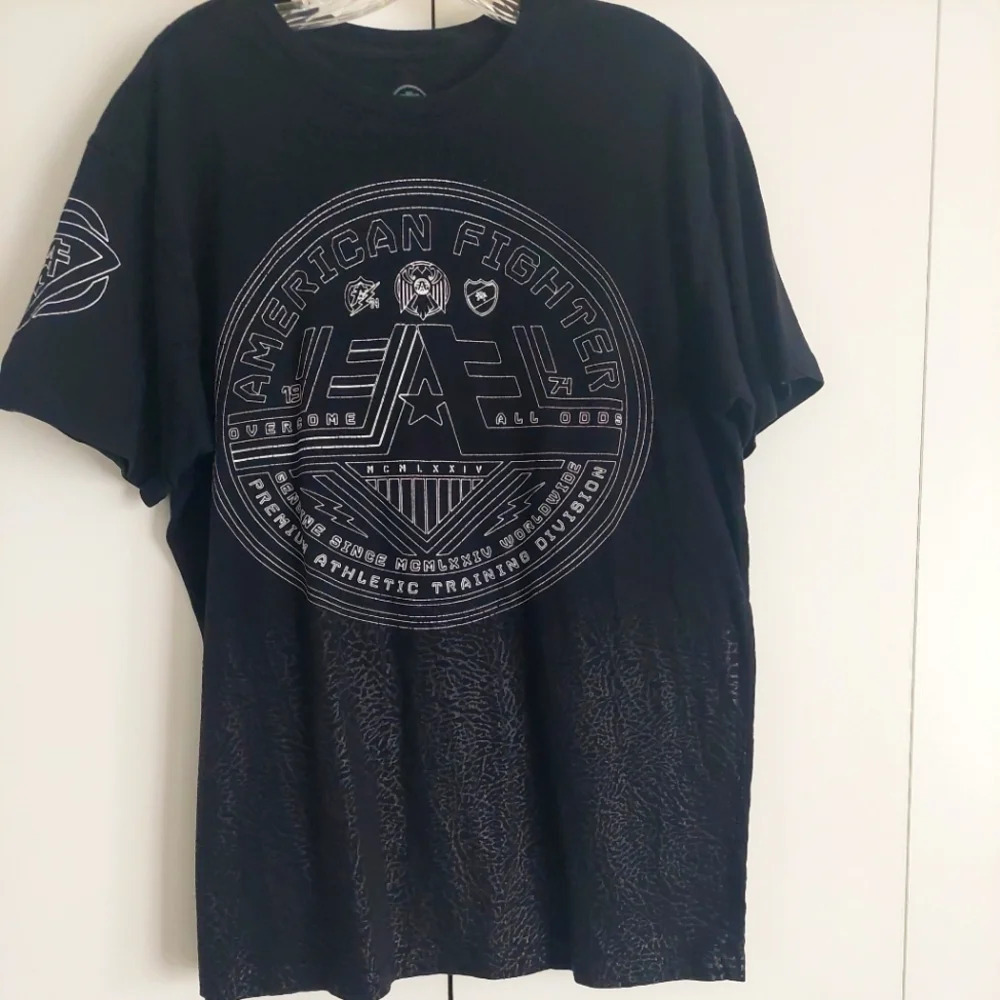 American Fighter Men's Graphic T-shirt Size Large Moto Punk Metal Black White